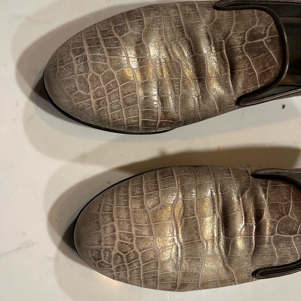 Stuart Weitzman Lizard Printed Gray/Silver Loafer… - image 3